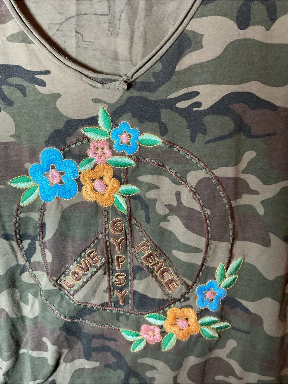 Jaded Gypsy Camouflage Distressed Shirt with Floral and Peace Sign Embroidery XL - Picture 2 of 4